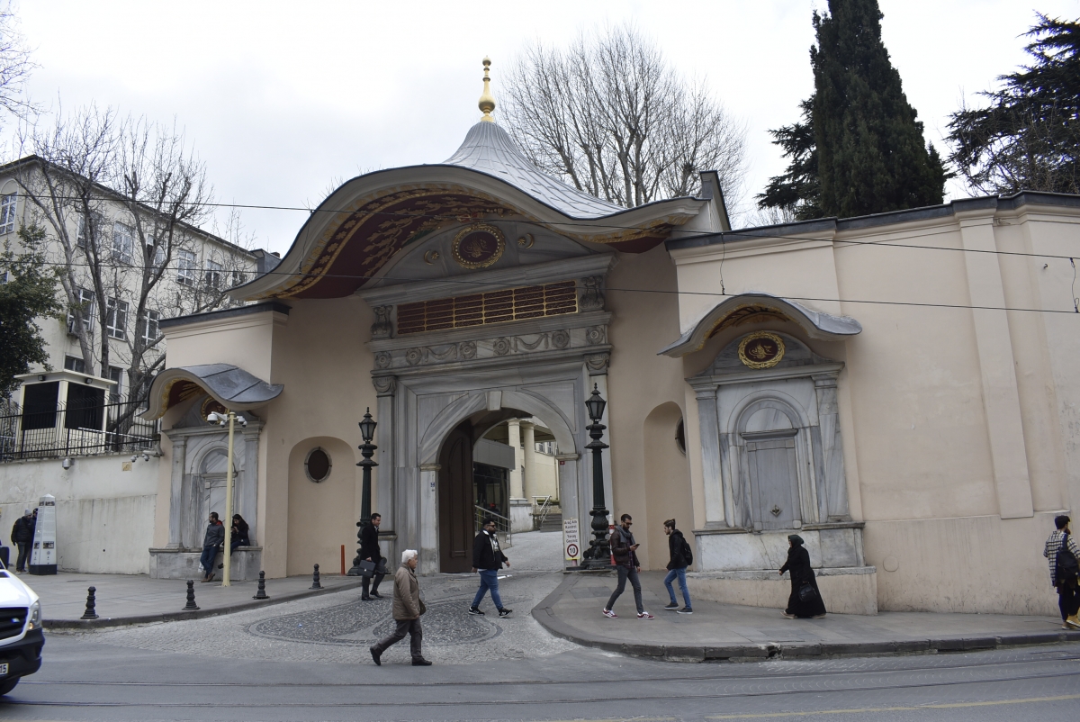 Високата порта